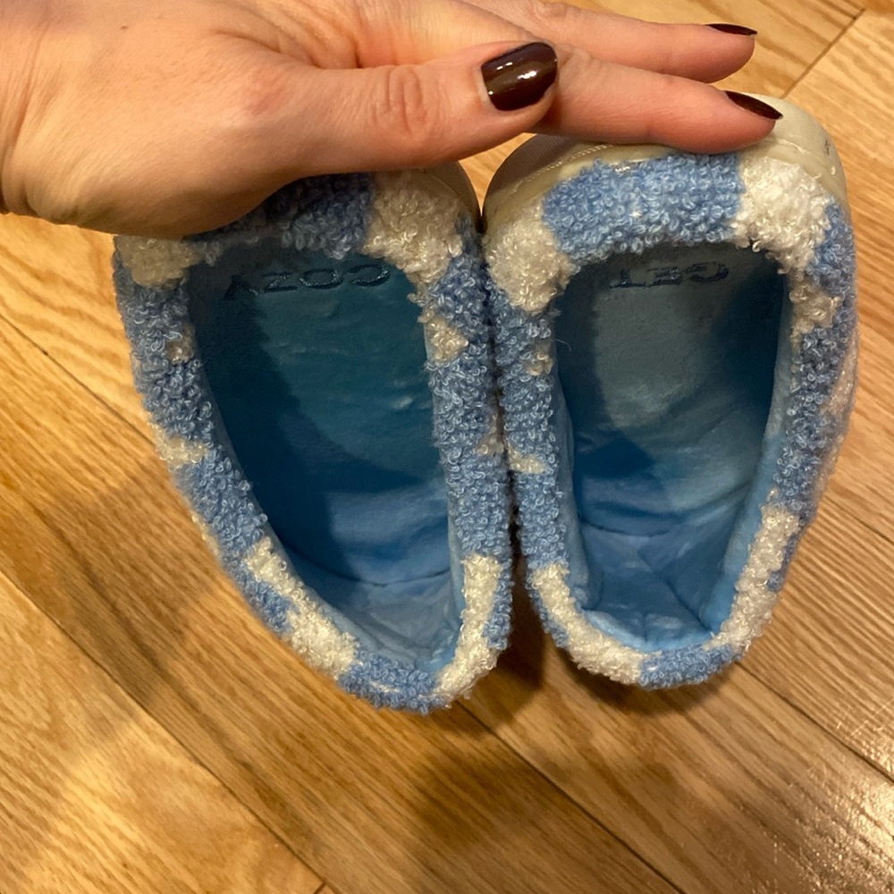Checkered "GET COZY" Slippers in Blue/White, Size 9 - Picture 8 of 8